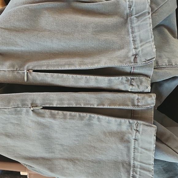 PacSun jogger with zipper and snap detail at the ankle - Picture 15 of 15